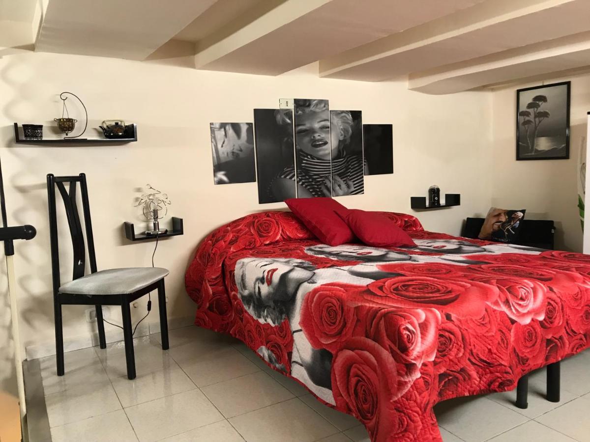 נאפולי Lucy Hostel מראה חיצוני תמונה